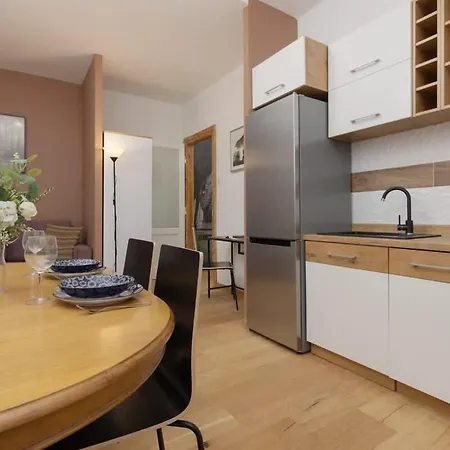 Lägenhet One-bedroom Kazimierz For Office Starowislna By Renters